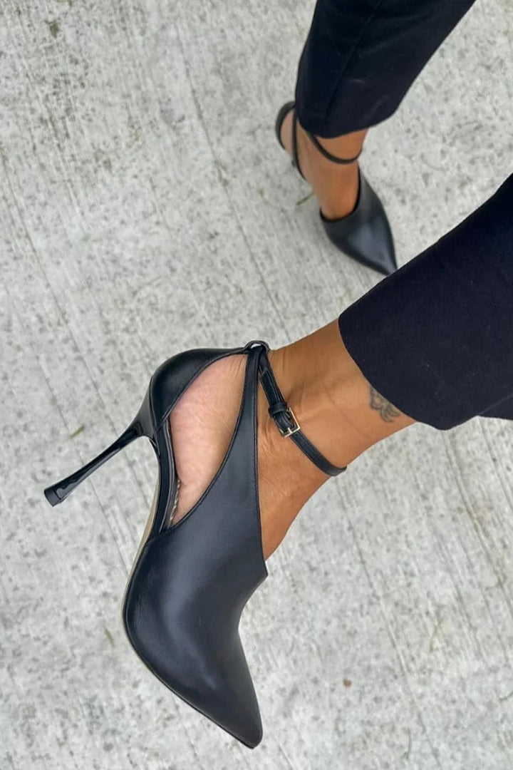 Talons aiguilles cut-out Noir à bout pointu avec bride de cheville et boucle