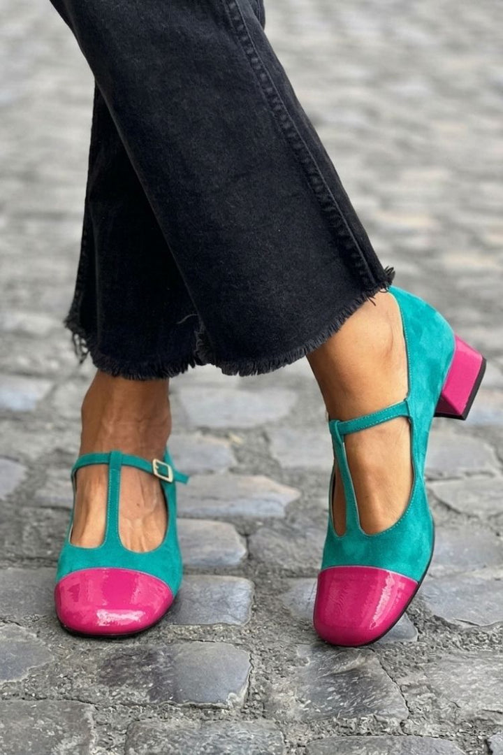Talons larges color block Violet à bout rond avec boucle et bride en T