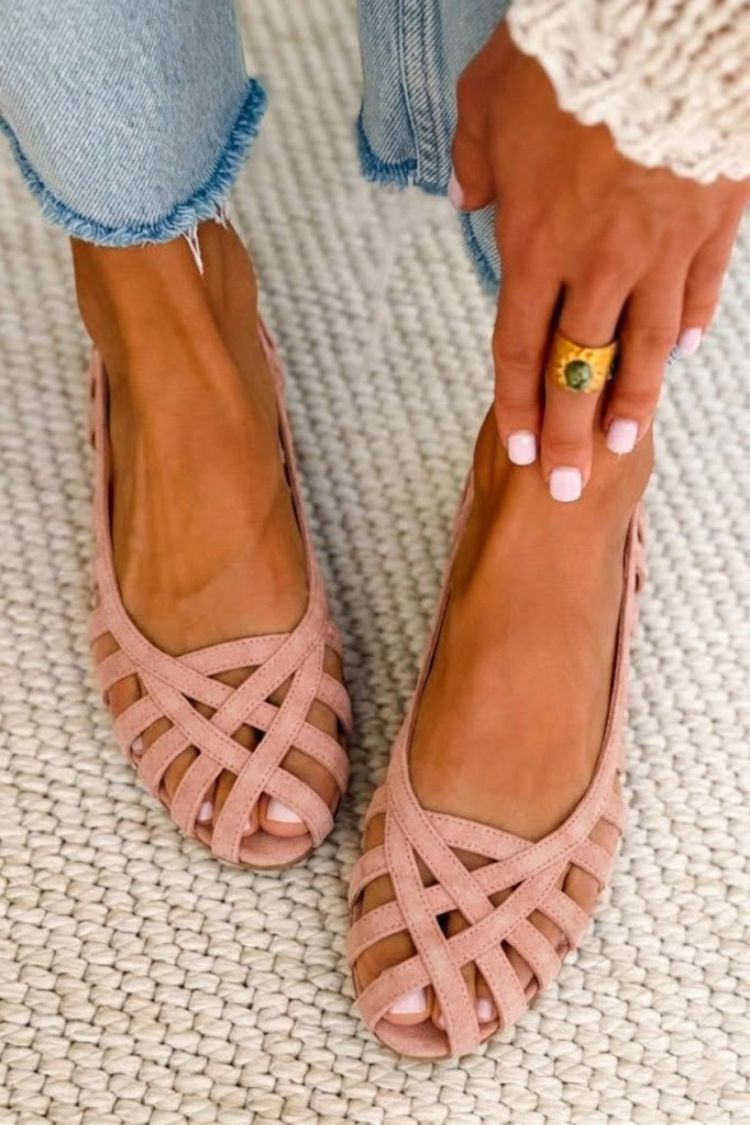 Ballerines à découpes en daim chic Rose Ancien avec des lanières