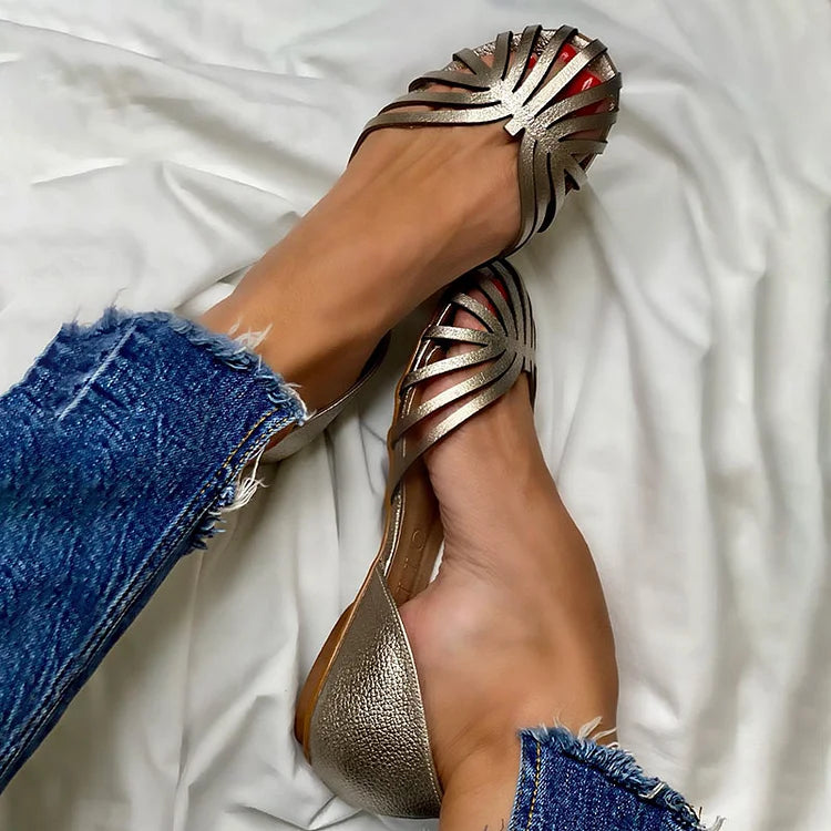 Ballerines à découpe brillantes à bout rond en simili cuir