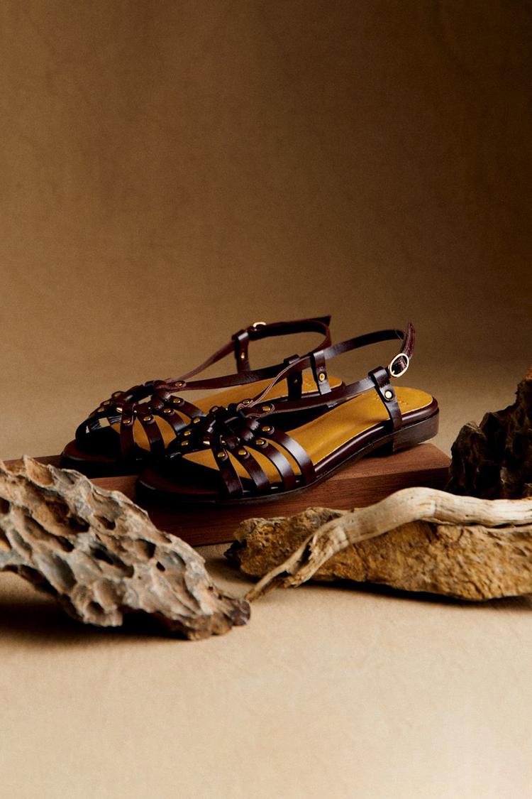Sandales cut-out peep toe Marron Foncé avec clous métalliques