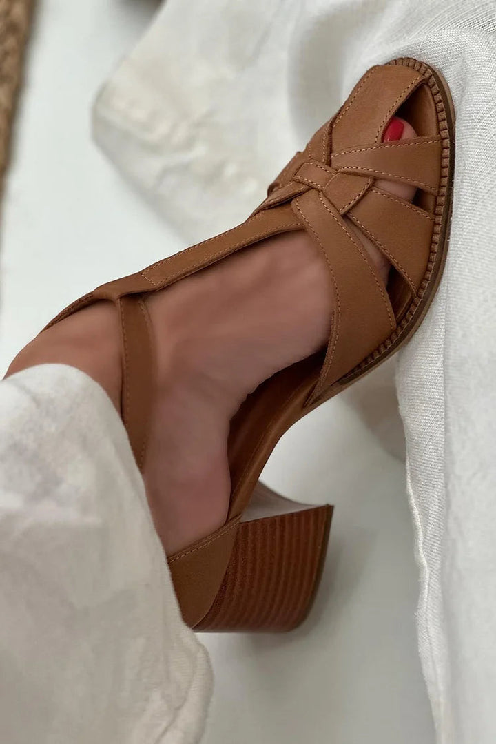 Talons larges cut-out tressés Marron avec boucle et bride en T