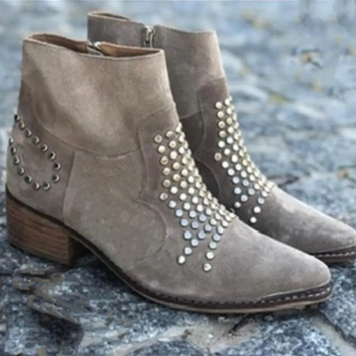 Bottes en suède chunky à bout pointu avec clous