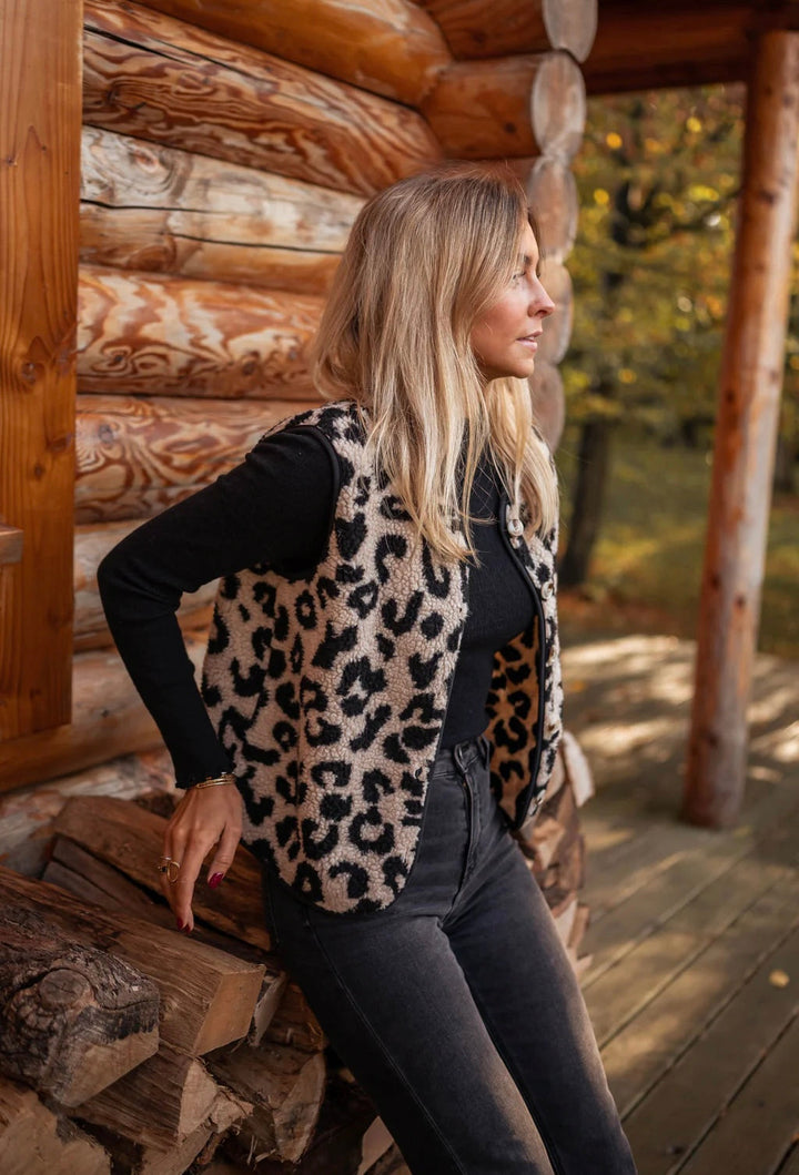 ASTRID™ | Le Gilet Léopard