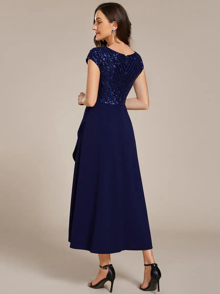 Nova | Robe de Soirée Détail Paillettes Décolleté V