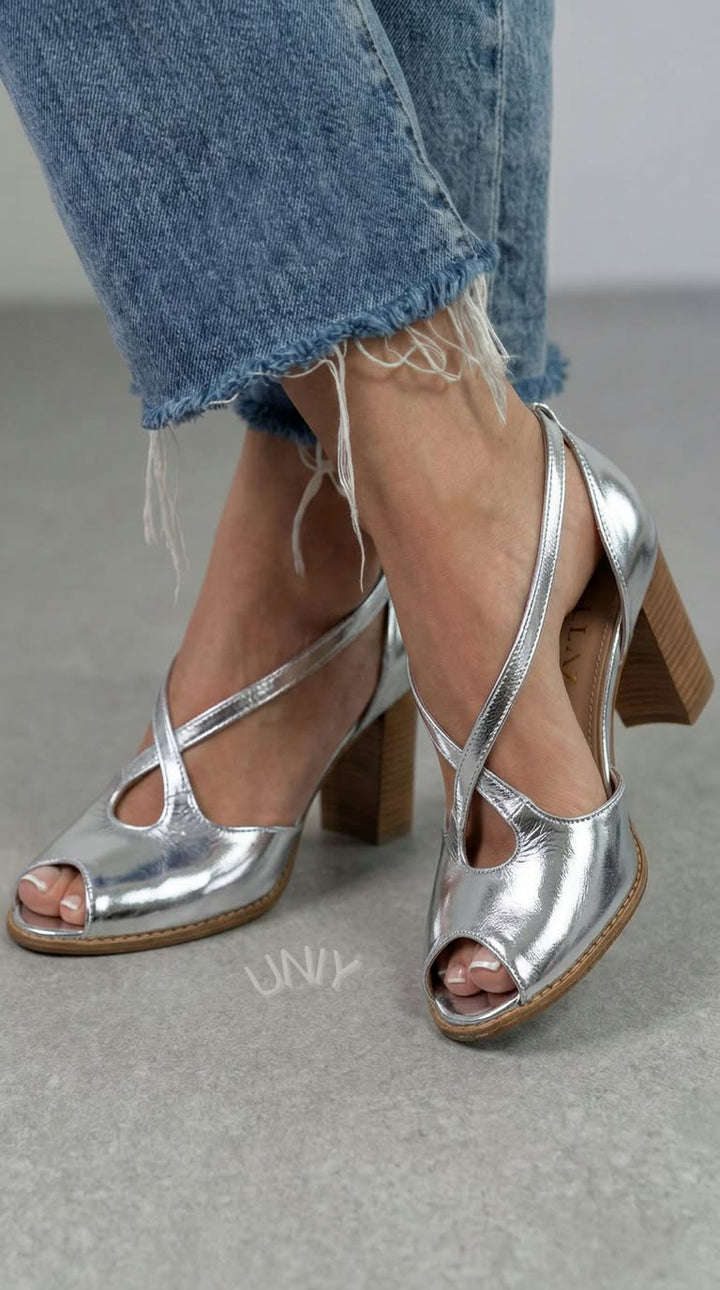 Sandales élégantes Rose Poudré et Rose à bout ouvert avec des brides croisées et un talon bloc