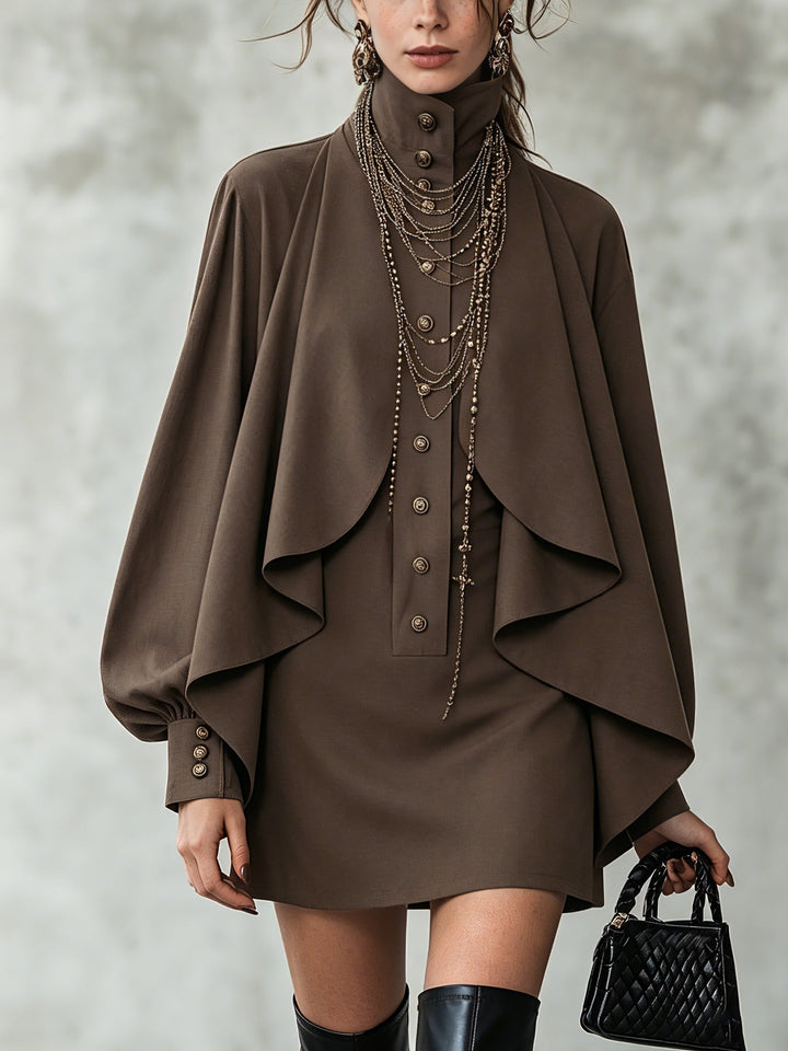 Kalinda | Robe courte à col montant et effet cape