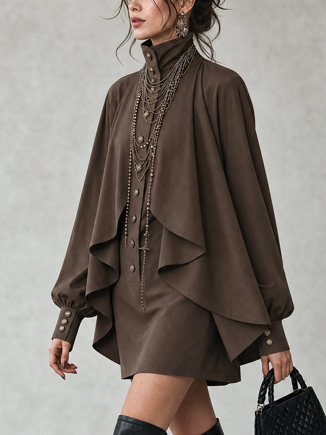 Kalinda | Robe courte à col montant et effet cape