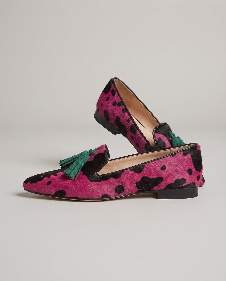 Lysiane | Mocassins pointus imprimé vache fuchsia à pampilles vertes