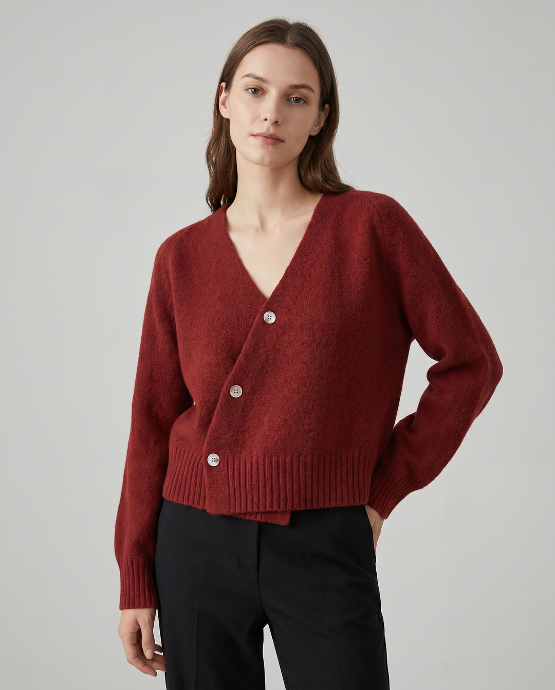 Mirabelle | Cardigan court à col V et boutonnage croisé